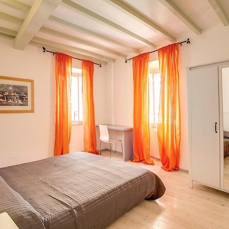 Three Bedroom Apartment Campo Dei Fiori Rom Værelse billede