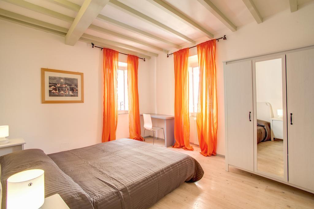 Three Bedroom Apartment Campo Dei Fiori Rom Værelse billede