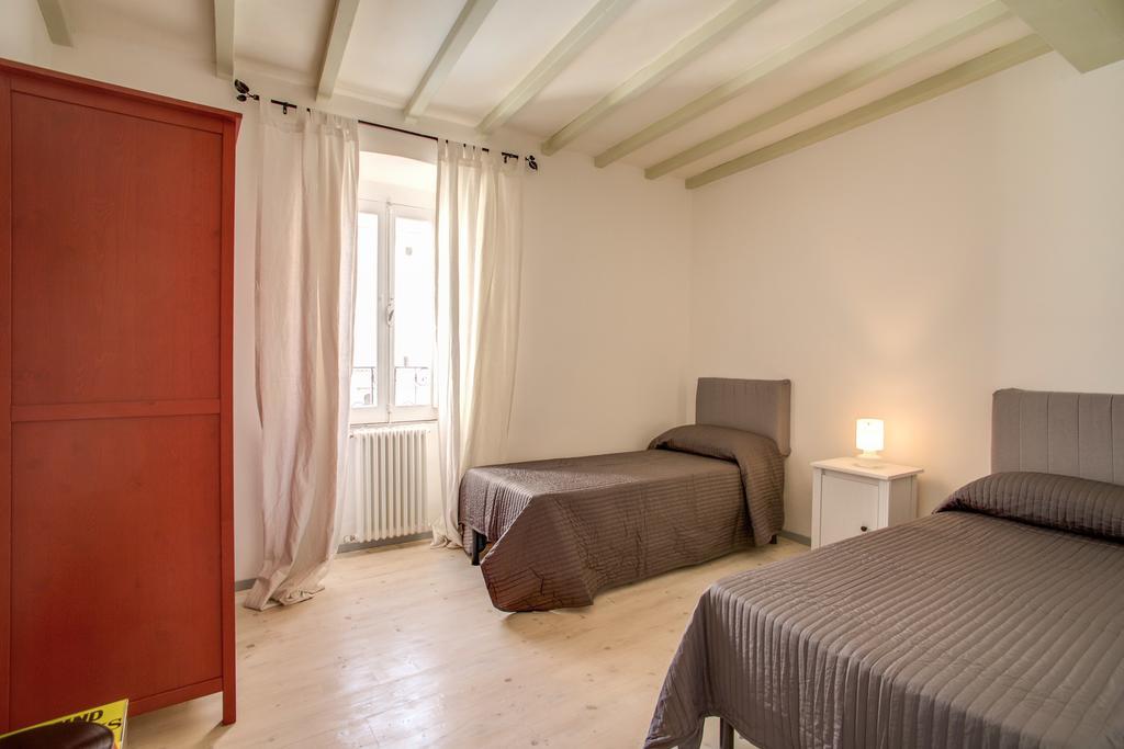 Three Bedroom Apartment Campo Dei Fiori Rom Værelse billede